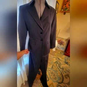 Blacker pinstrip womens 2 piece suit size 8